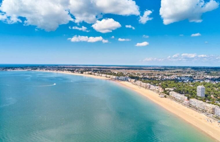 La BAULE et plage